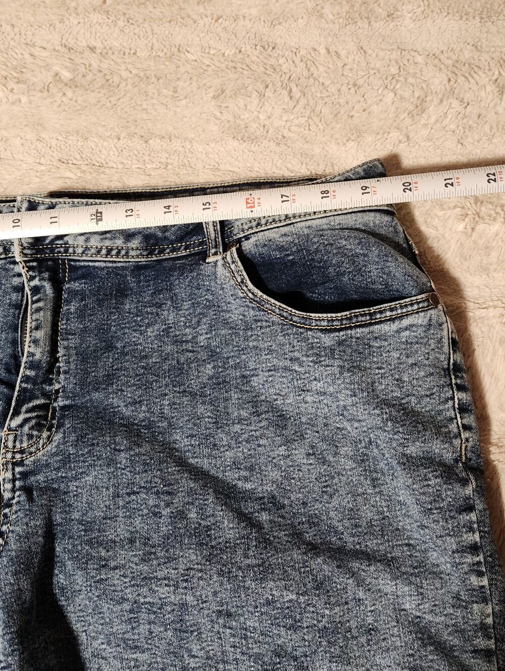 Cato Womens Sz 18W Curvy Denim Jean Shorts Raw Hem  Acid Wash Long Jorts Bermuda - Picture 3 of 11